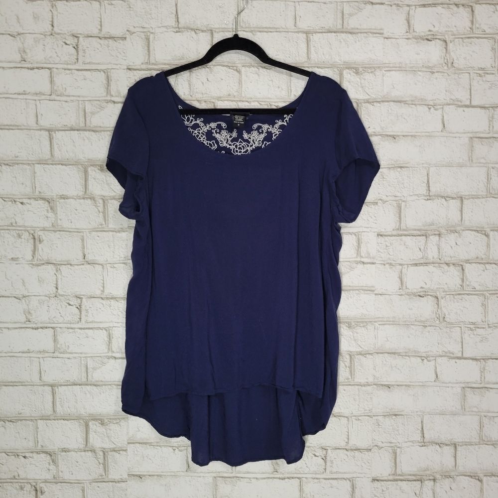 Torrid embroidered navy short sleeve top